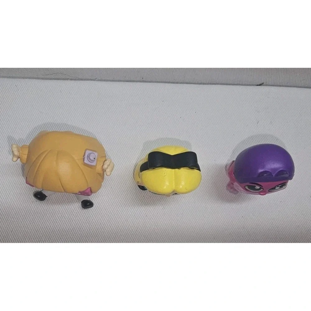 Disney Doorables Alice in Wonderland Lot of 3 Alice in Rabbit House Cheshire Cat
